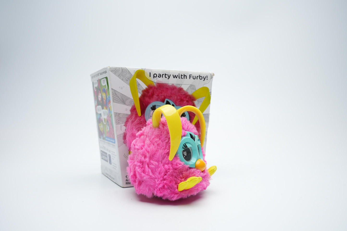 Furby Party Rockers – Pink met Gele Oortjes (Hasbro) in Doos