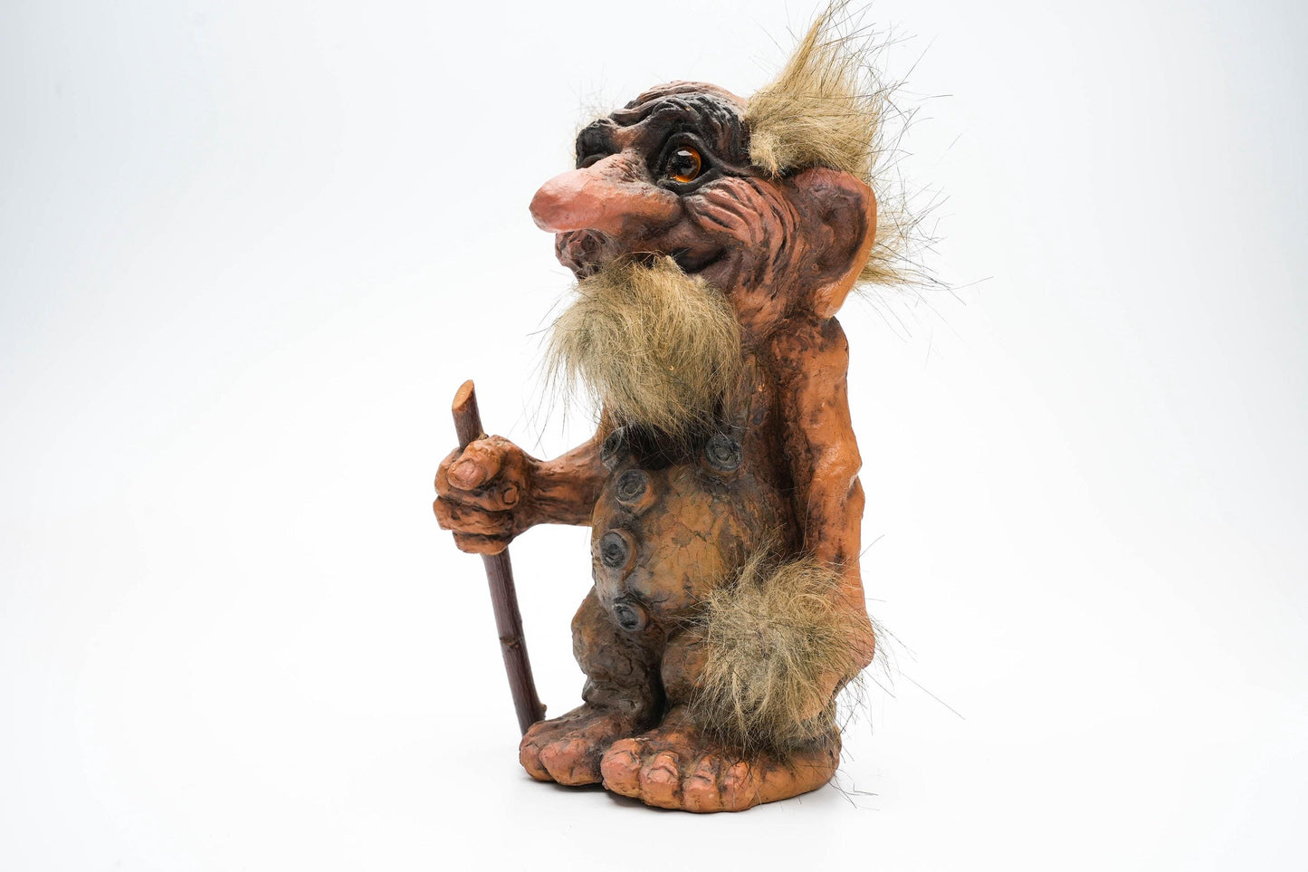 Nyform Trol – 21 cm (8.27 inch) – Oude Wijze met Staf