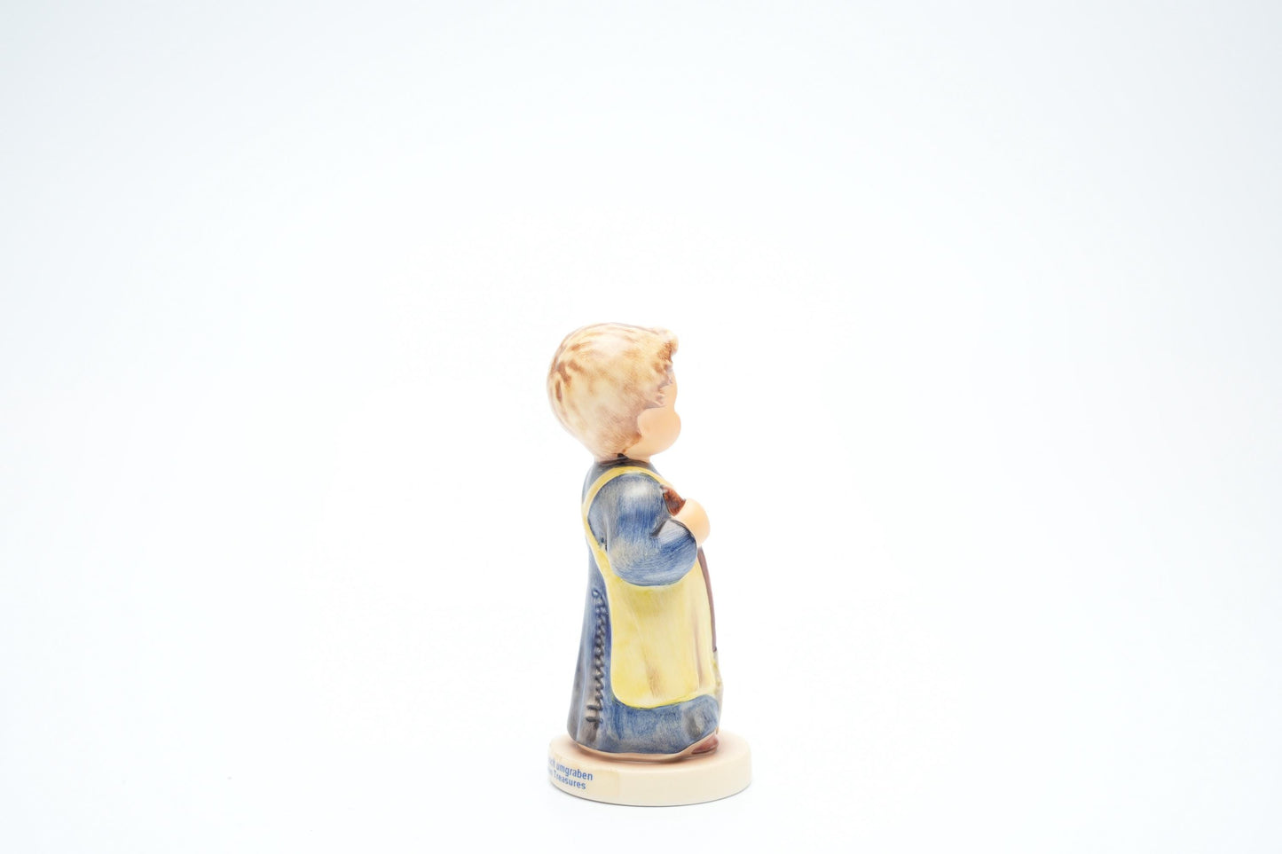 Goebel Hummel Figurine “Muß noch umgraben – Garden Treasures” (Hum 727, 9 cm/3,5 inch)