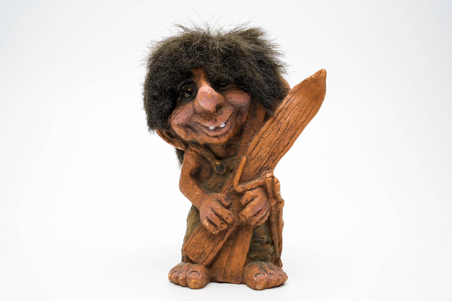 Vintage Nyform Trol met Ski's – Handgemaakt in Noorwegen – 16 cm/6,3 inch