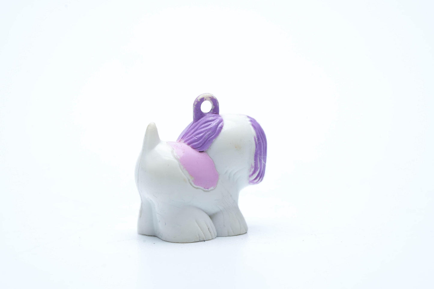 Vintage Charmkins Buttercup – Hasbro 1983 – Hondje met paarse lokken & bloemen | Miniatuur bedelfiguur