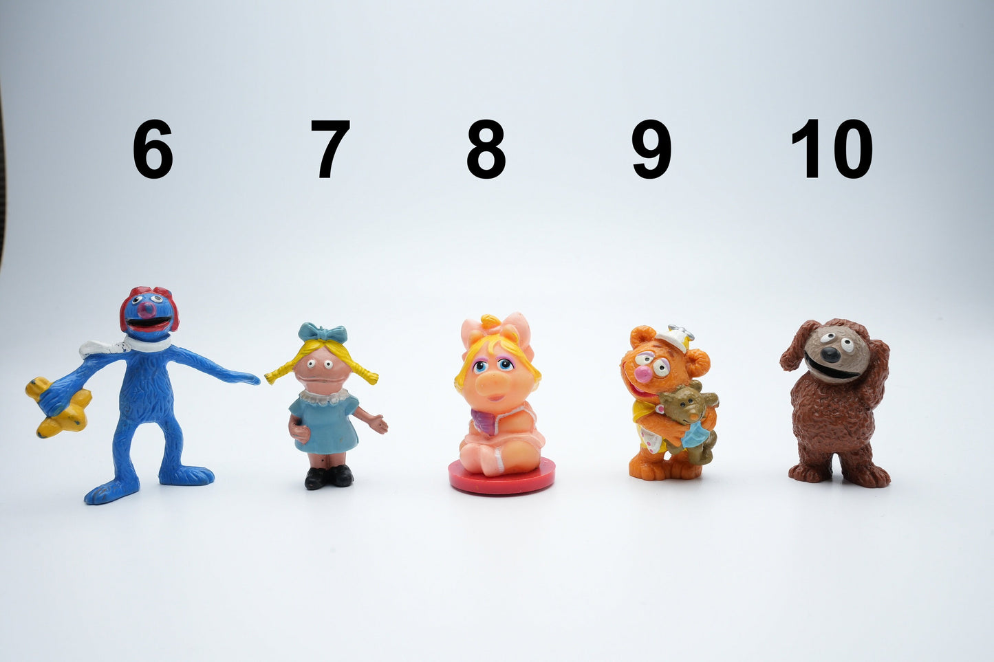 Muppets figuren uit verschillende jaartallen en formaten (The Muppets vintage)