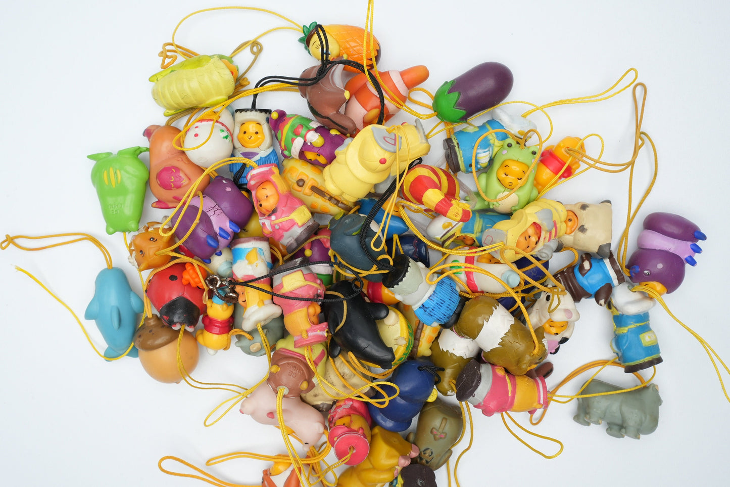 Kapotte Peek-A-Pooh telefoon bedels | Capsule Toys | Vintage Peek A Pooh bedels | 15 random stuks