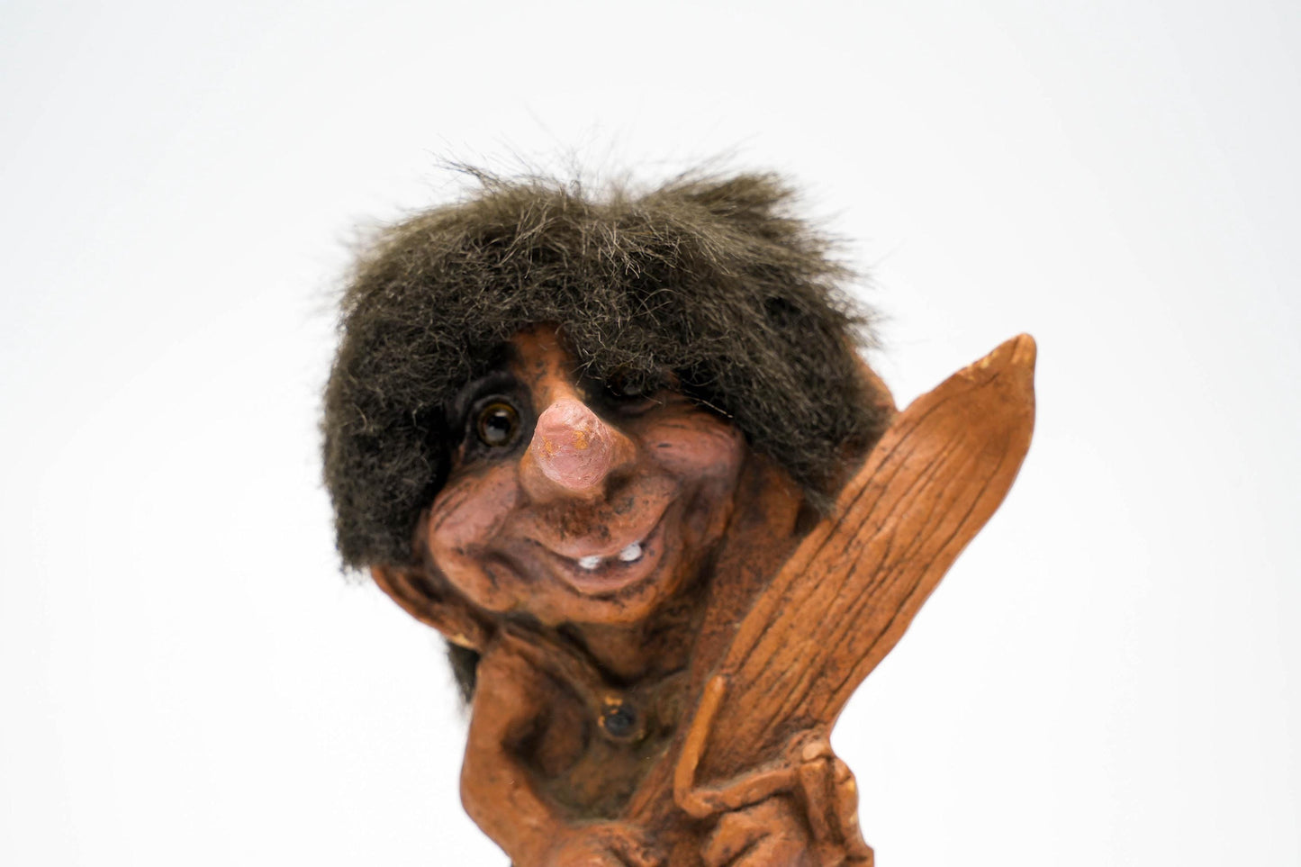 Vintage Nyform Trol met Ski's – Handgemaakt in Noorwegen – 16 cm/6,3 inch