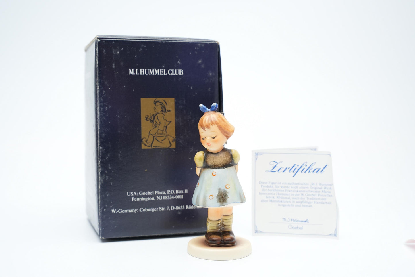 Two Hands, One Treat #192 - Hummel 493 (9 cm / 3 .5 inch)