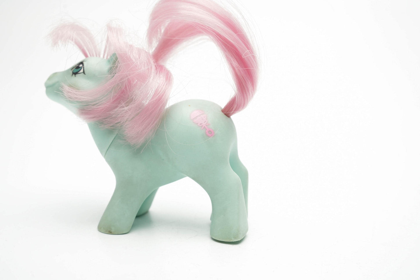 Vintage My Little Pony Baby Cuddles – G1 Baby Pony 1986 – Mintgroen met Roze Fles