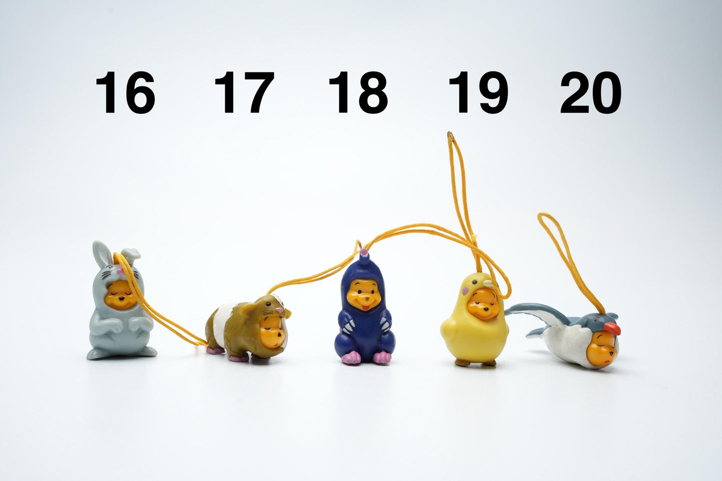 Peek-a-pooh telefoon bedels | Capsule Toys | Vintage peek a pooh bedels | pick your favorite (45 verschillende)