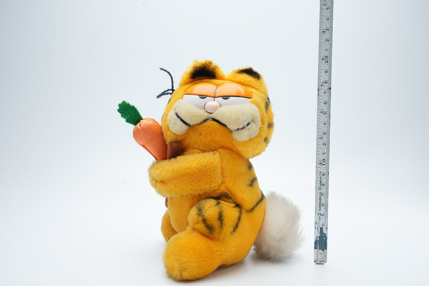 Vintage Garfield met wortel in zijn handen | zeldzame Garfield plush (vintage)