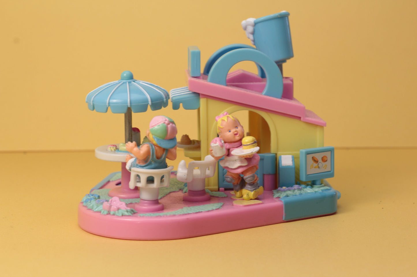 Polly Pocket Mimi and the goo goos Cafe's Restaurant 1994 met figuren