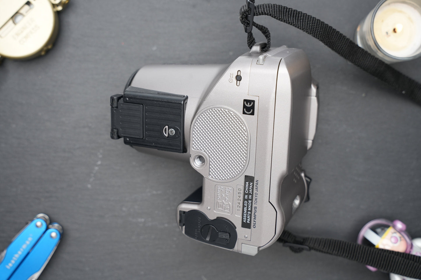 Olympus IS-200 vintage compact autofocus zoom camera