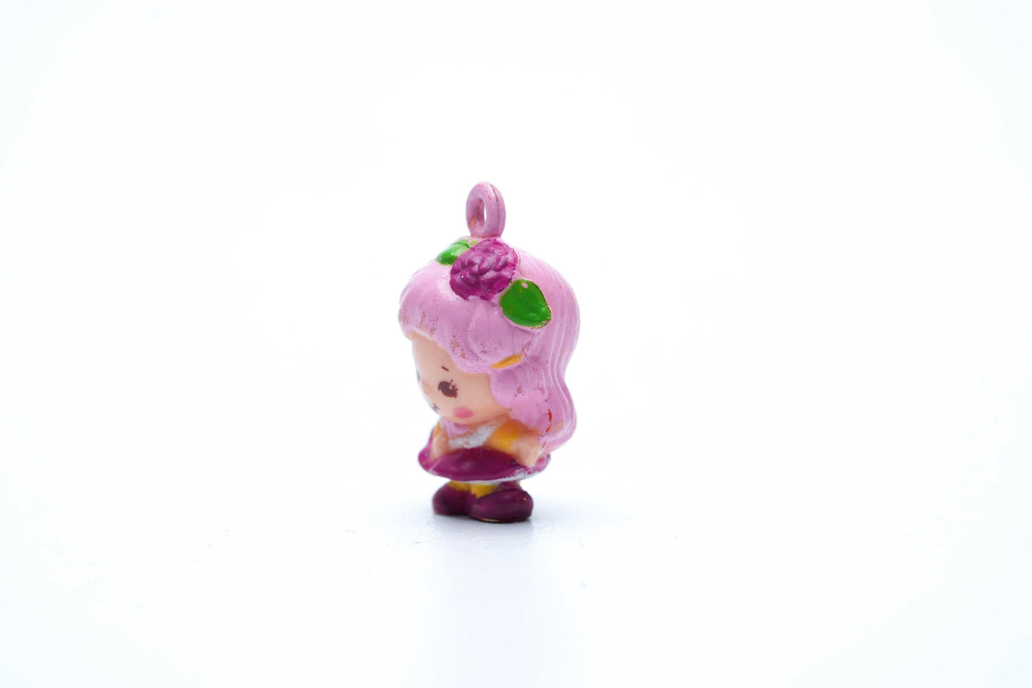 Vintage Hasbro Charmkins Hunny Bunch – Roze Haar & Paarse Schoentjes – 1983 Bedelfiguur