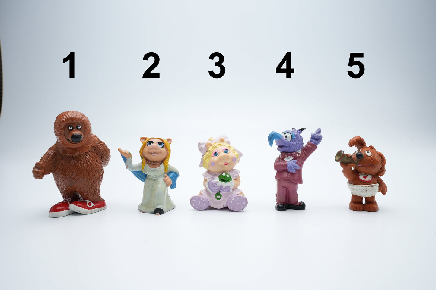 Muppets figuren uit verschillende jaartallen en formaten (The Muppets vintage)