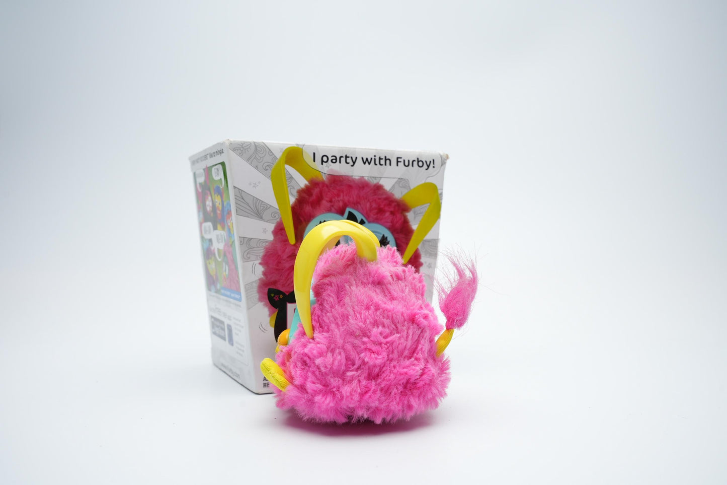 Furby Party Rockers – Pink met Gele Oortjes (Hasbro) in Doos