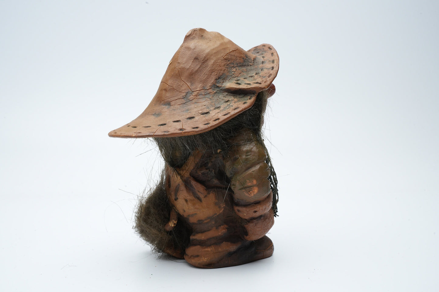 Staande Nyform troll met vissersnet in zijn handen - 6 inch - vintage Noorse troll