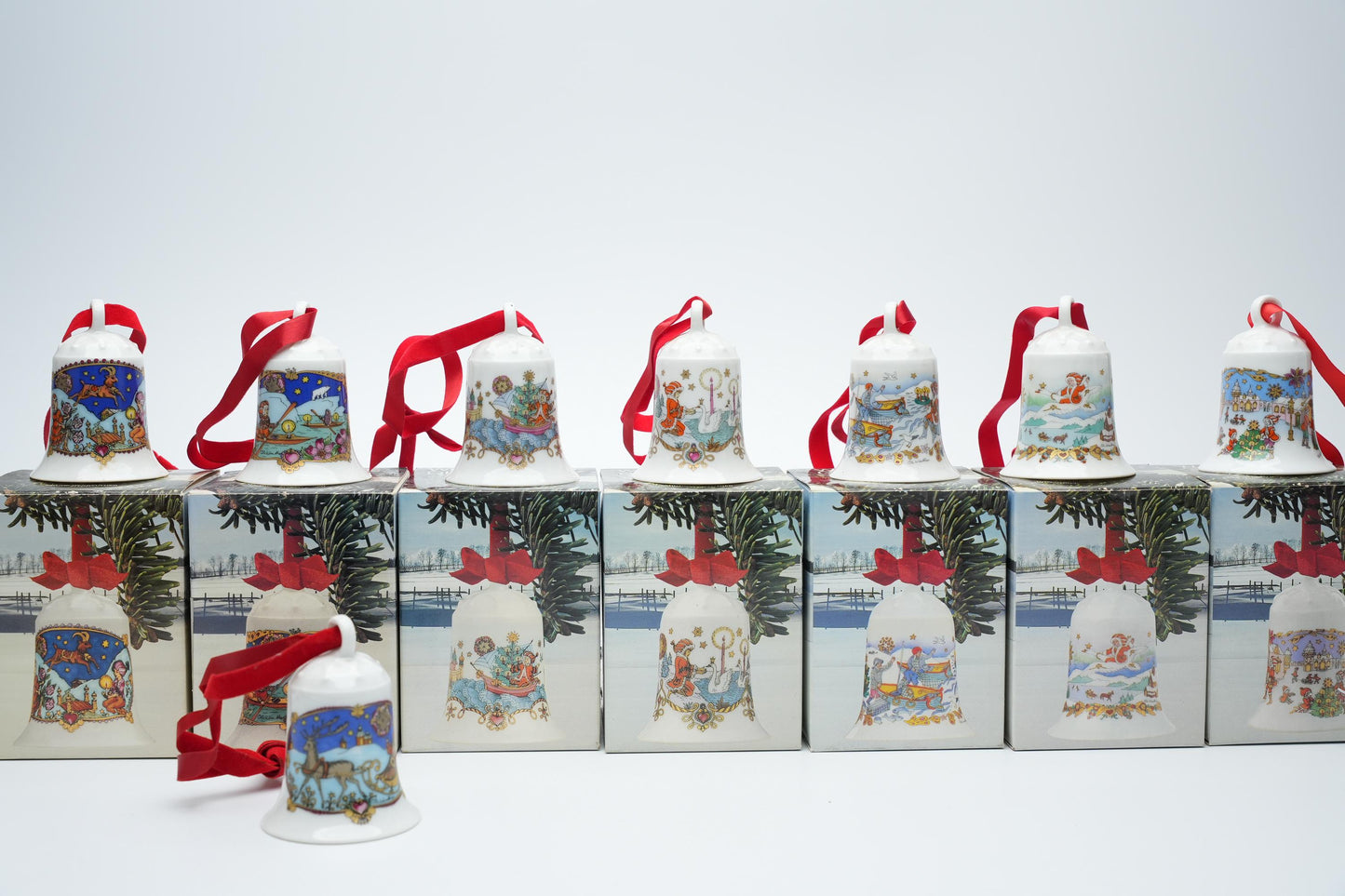 Hutschenreuther Porseleinen Kerstklokjes - Selecteer uw Jaar (1978-1987)