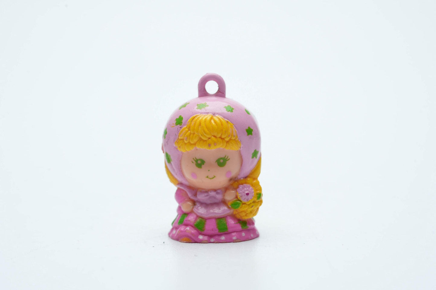 Vintage Charmkins Chrysanthe-Mum 1984 – Hasbro Mini Bedelfiguur met Roze Kapje & Bloemen
