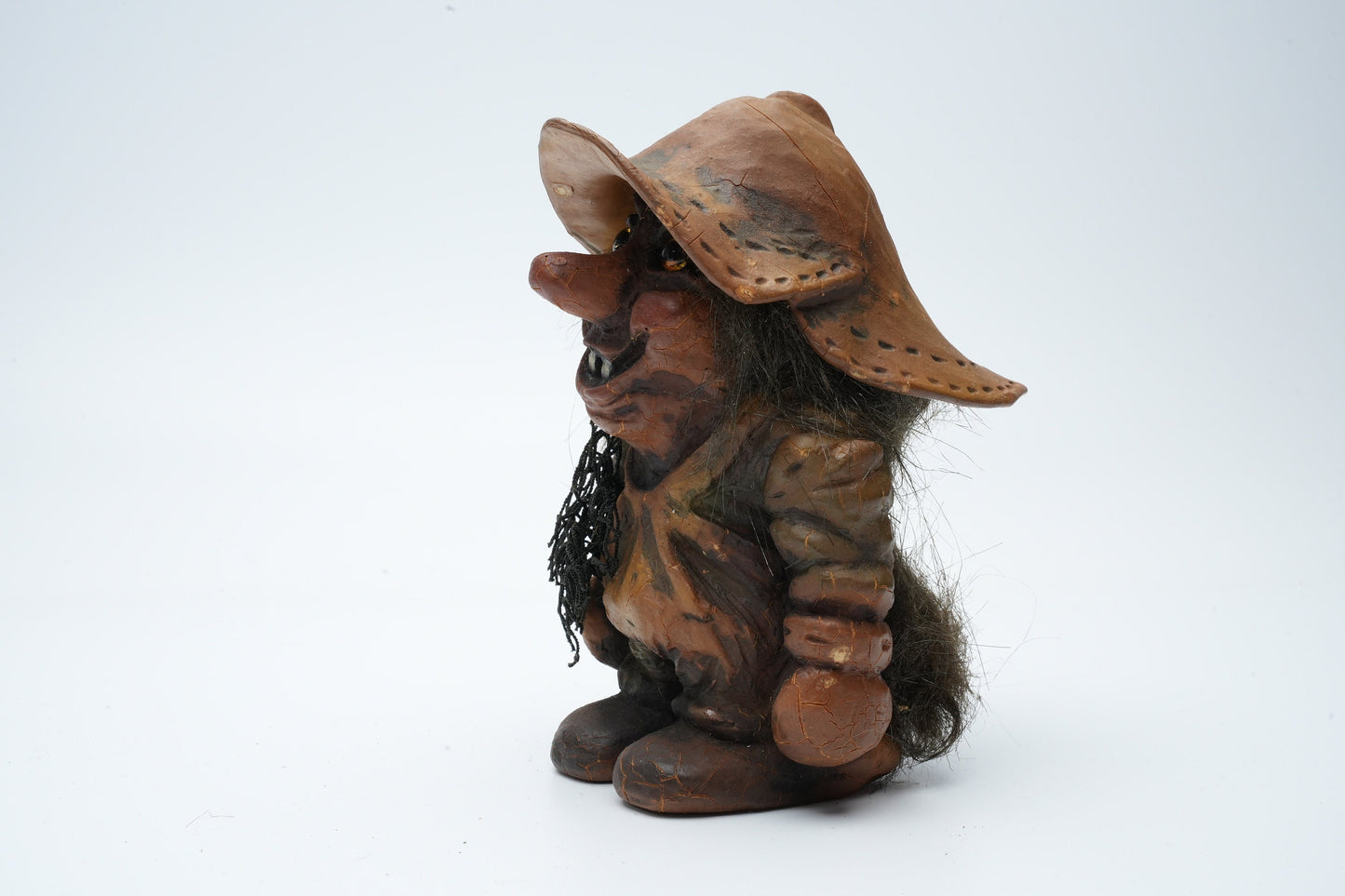 Staande Nyform troll met vissersnet in zijn handen - 6 inch - vintage Noorse troll