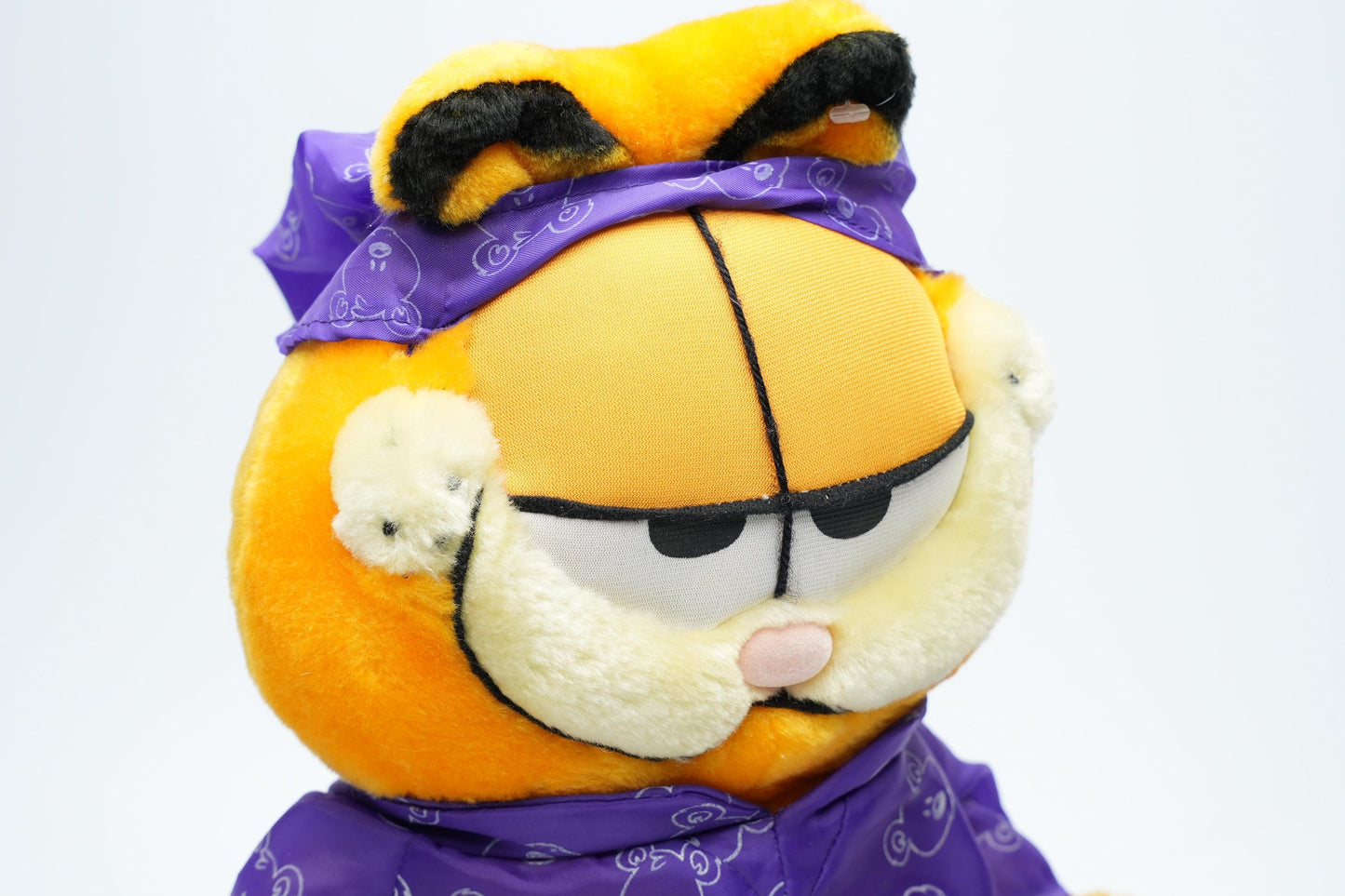 Vintage Garfield Knuffel in Slaapoutfit – 35 cm (14 inch) – Play By Play Collectible