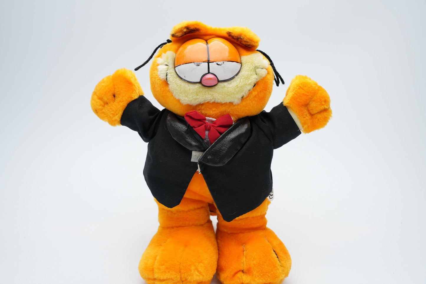 Vintage Garfield Knuffel in Smoking - United Feature Syndicate Inc. & Paws (1981)
