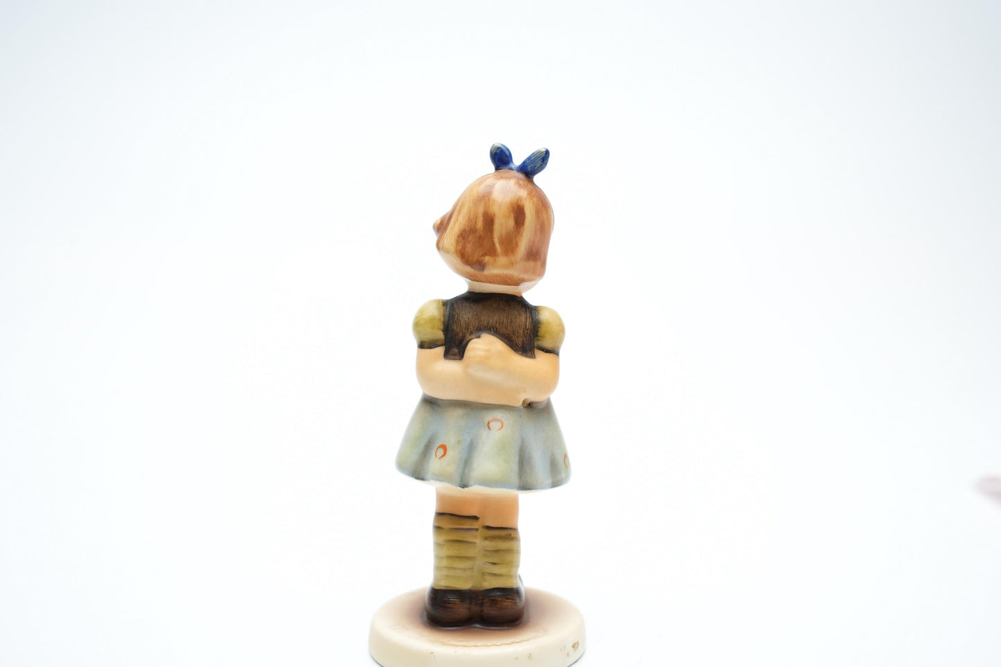 Two Hands, One Treat #192 - Hummel 493 (9 cm / 3 .5 inch)