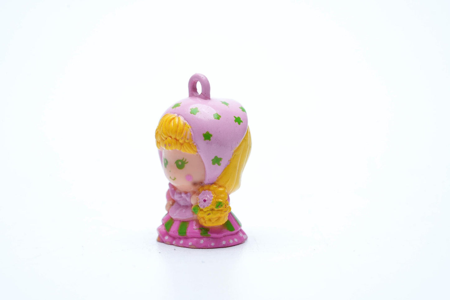 Vintage Charmkins Chrysanthe-Mum 1984 – Hasbro Mini Bedelfiguur met Roze Kapje & Bloemen
