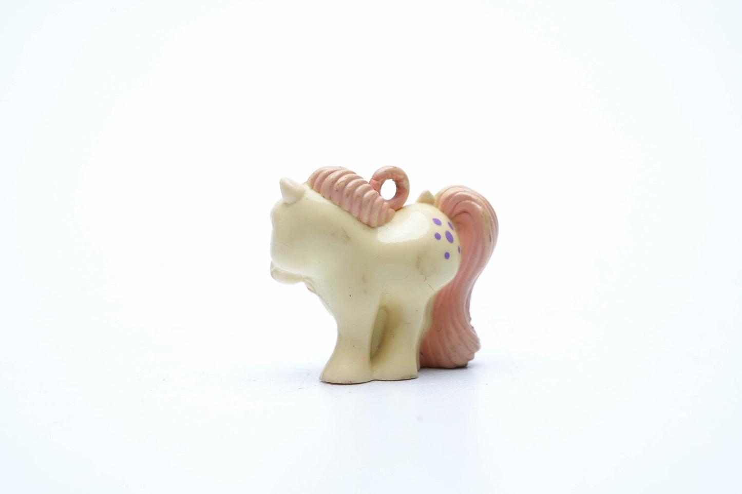 Vintage My Little Pony x Charmkins Pixie Pony – Mommy Charm – Hasbro 1983 | Zeldzaam G1 PVC figuur