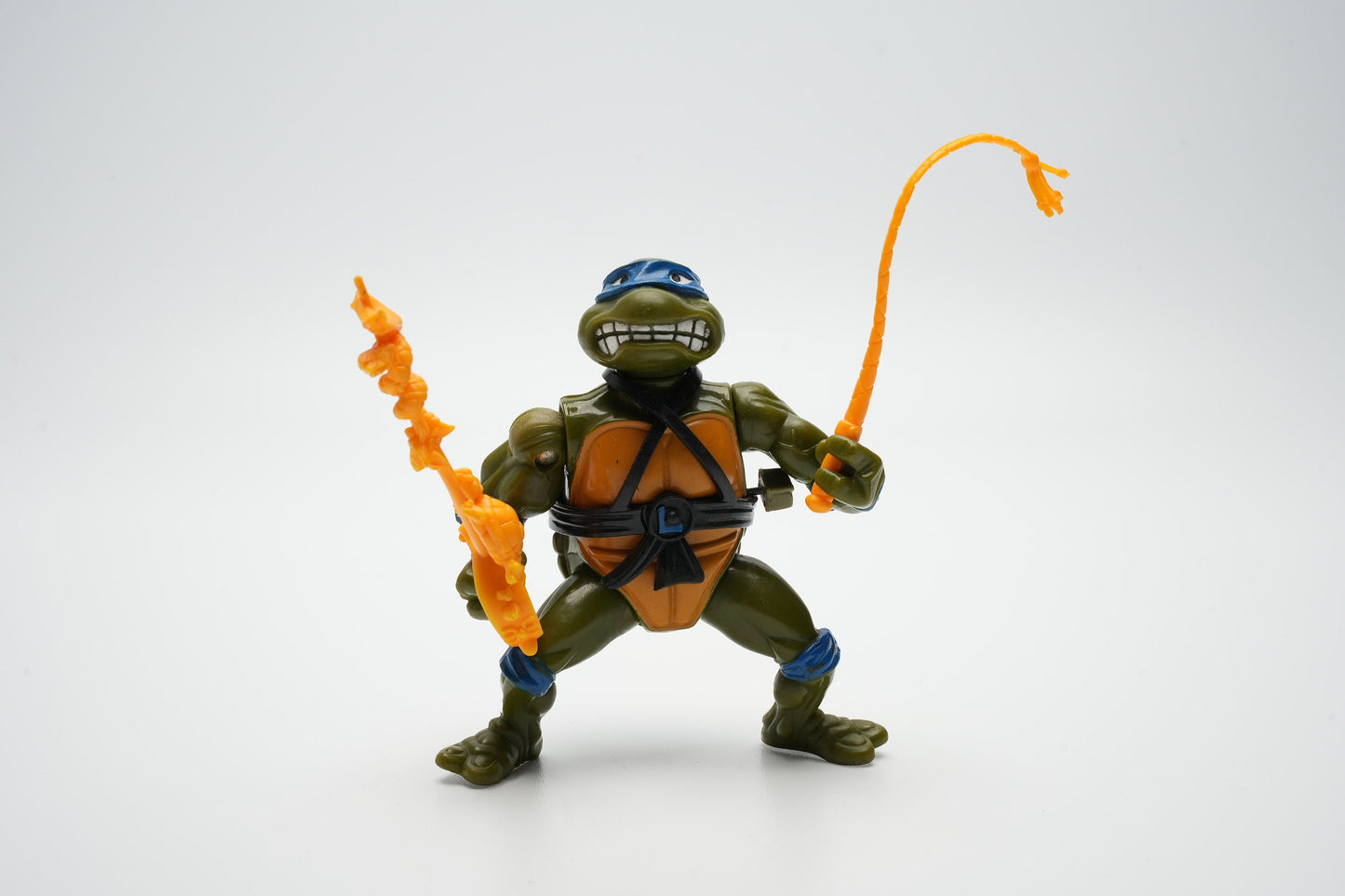 Teenage Mutant Ninja Turtles vintage figuur 1988 Leonardo met wapens