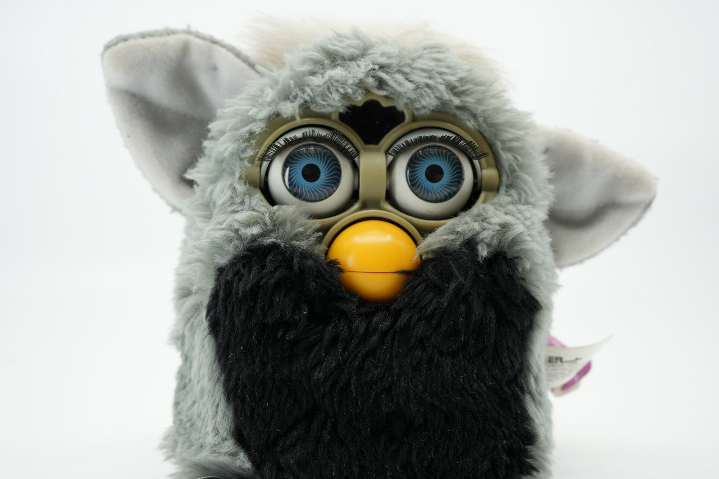 Vintage Furby Koala blauwe ogen 1999 | furby tag | Vintage Furby met Grijs/ Zwarte vacht | Spreekt Engels en Furbish