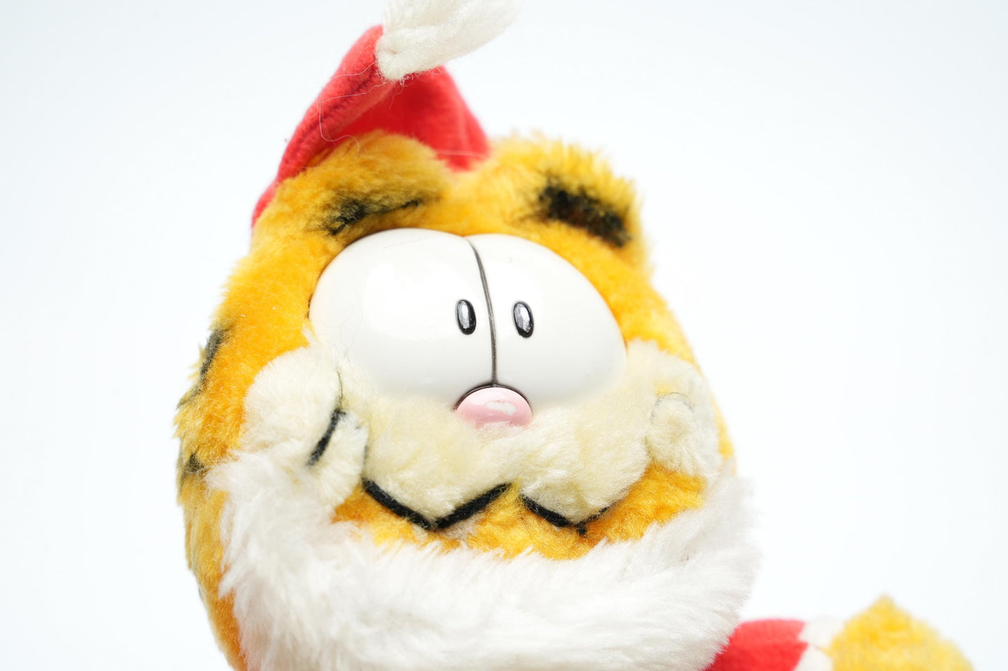Vintage Garfield Kerstman Knuffel – 18 cm (7 inch) – Nostalgische Kerstcharme