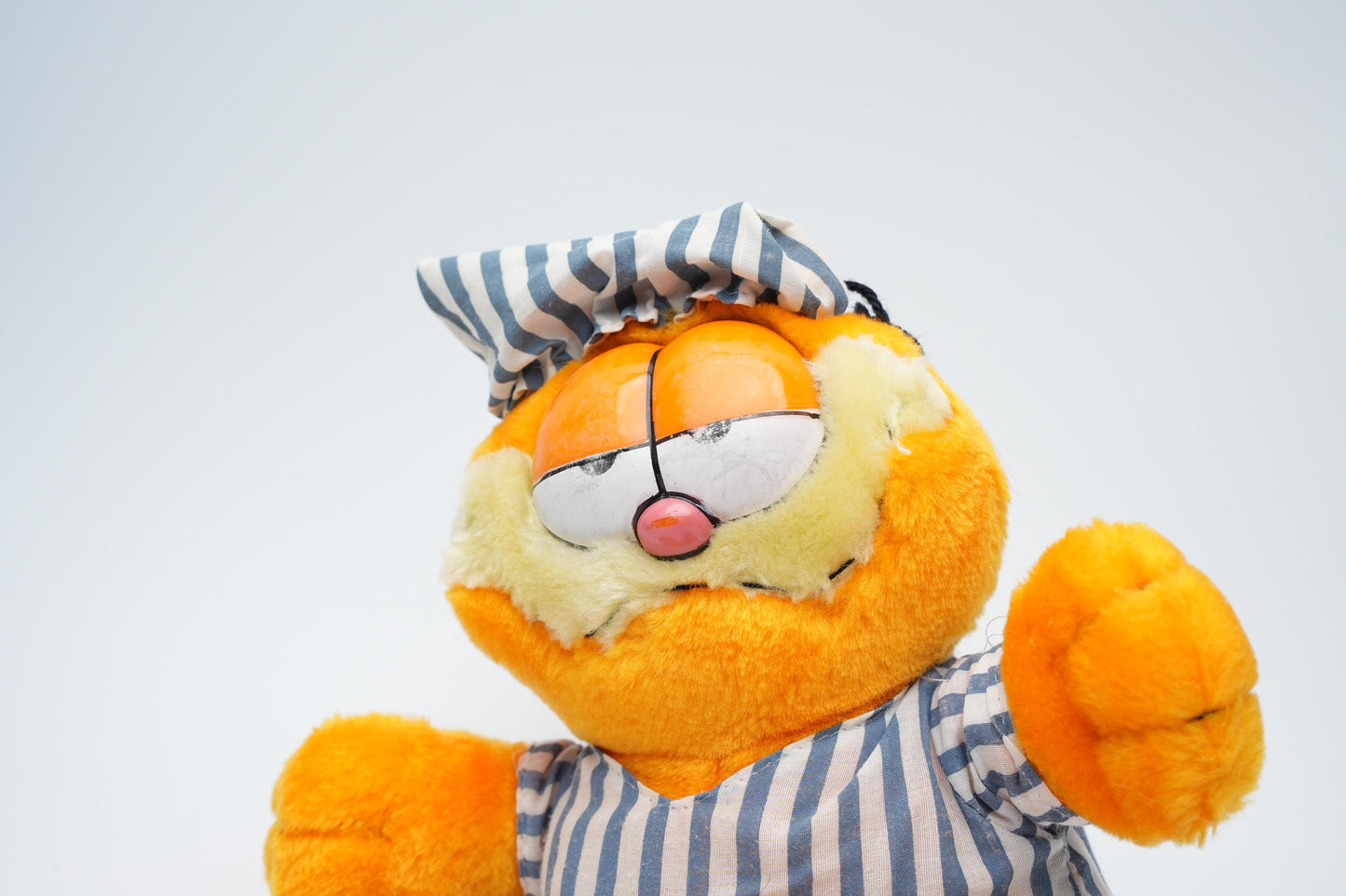 Vintage Garfield Knuffel in Pyjama - United Feature Syndicate Inc. & Paws (1981)