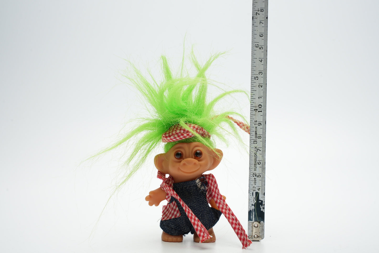 Kleine troll met groen haar - punk - hippie - boer
