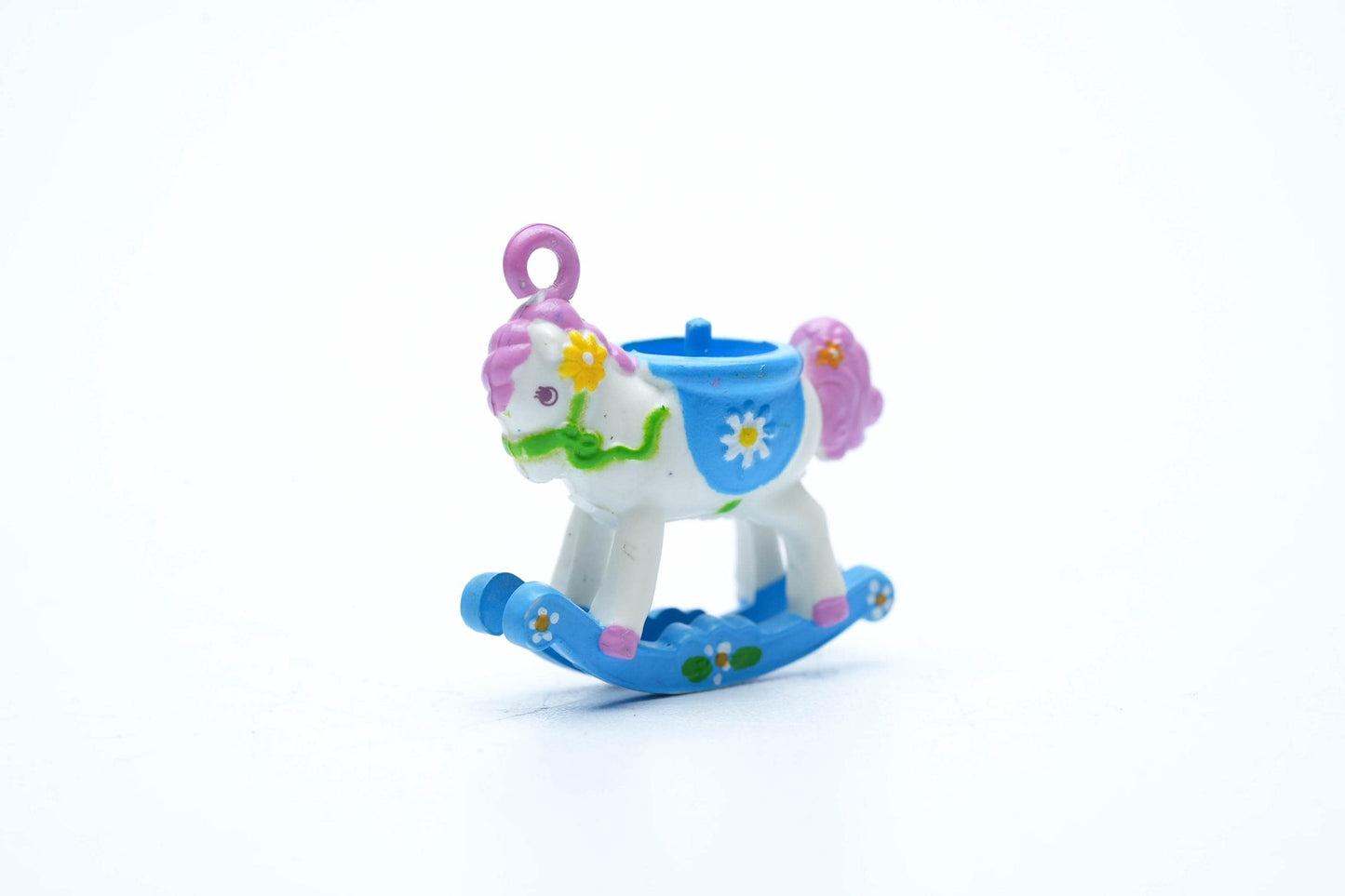 Vintage Charmkins Lazy Daisy – Wippaardje Paardje 1983 Hasbro – Miniatuur Bedel met Bloemen
