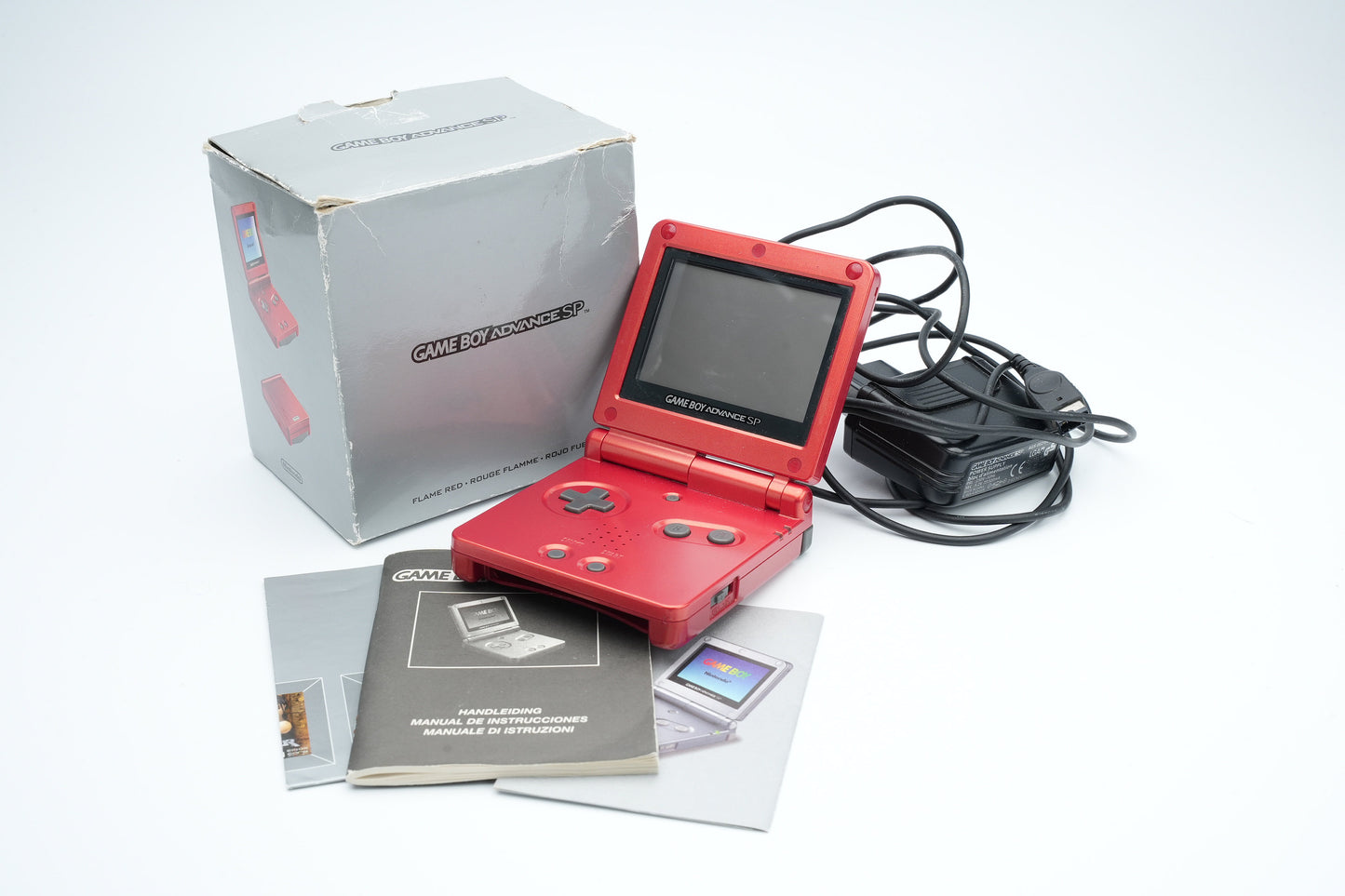 Nintendo Gameboy Advance SP - met lader - kleur rood - verzamelitem