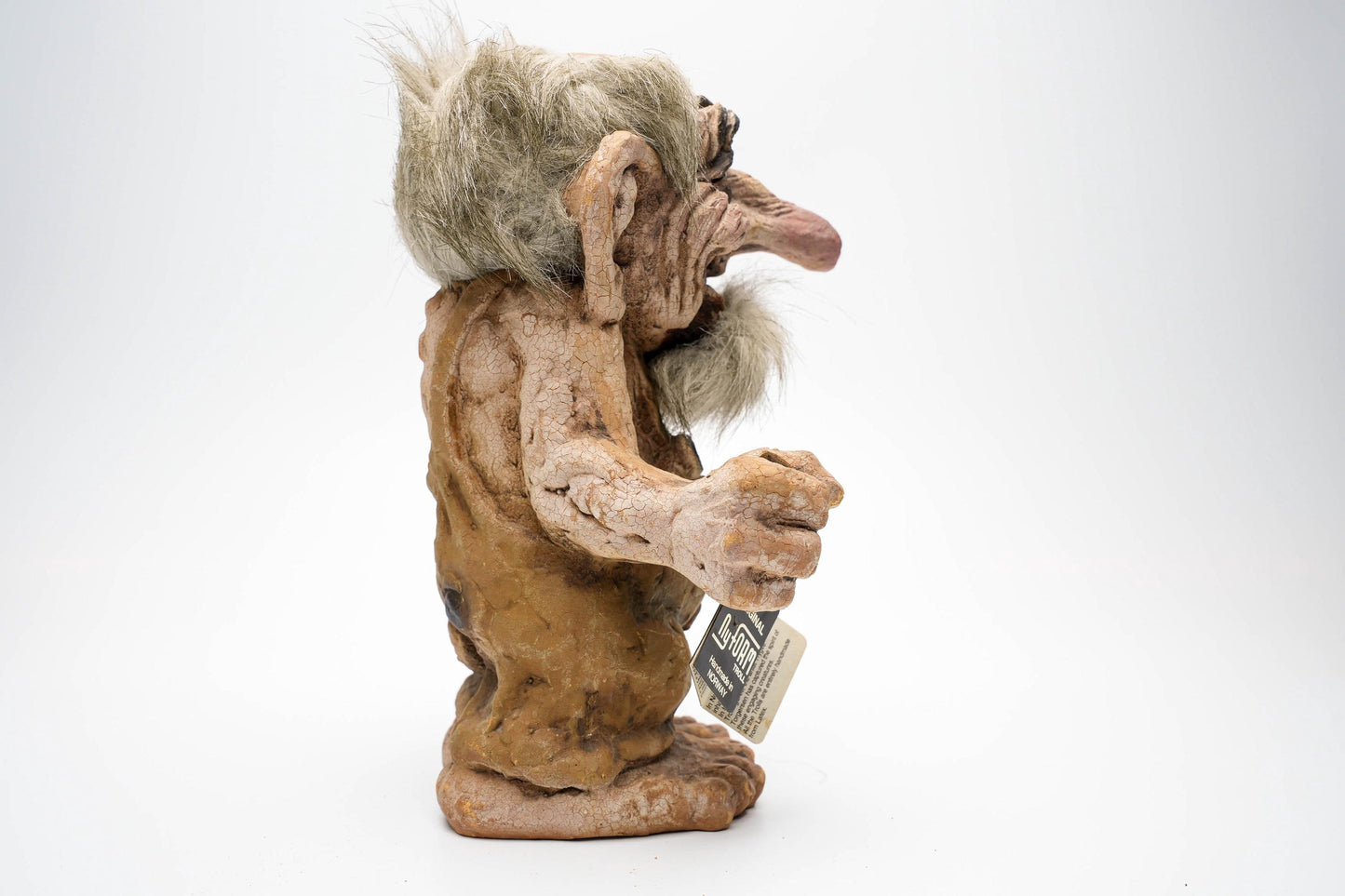 Nyform opa staand – Handgemaakt in Noorwegen – 25 cm/9.8 inch