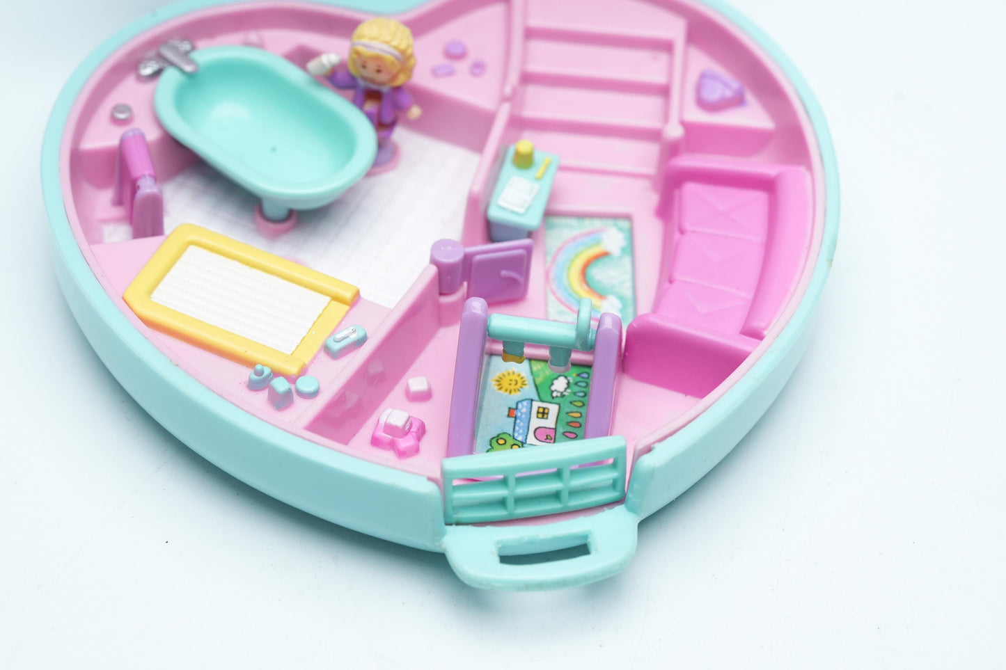 Vintage Polly Pocket 1994 Babytime Fun – Compleet met Polly & Baby’s – Bluebird Nursery Set