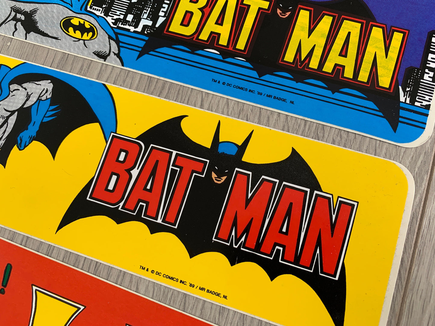 DC Comics Batman stickers uit het jaar 1989 (tm & dc comics inc. '89 / mr badge, NL)