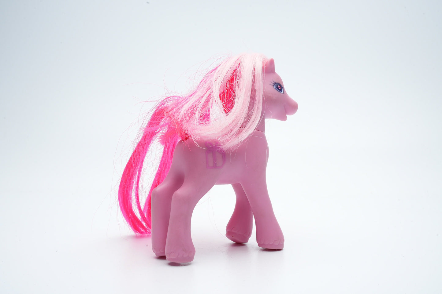 Schattige roze pony met roze haar | My Little Pony paard vintage