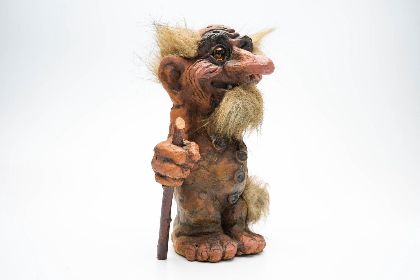 Nyform Trol – 21 cm (8.27 inch) – Oude Wijze met Staf