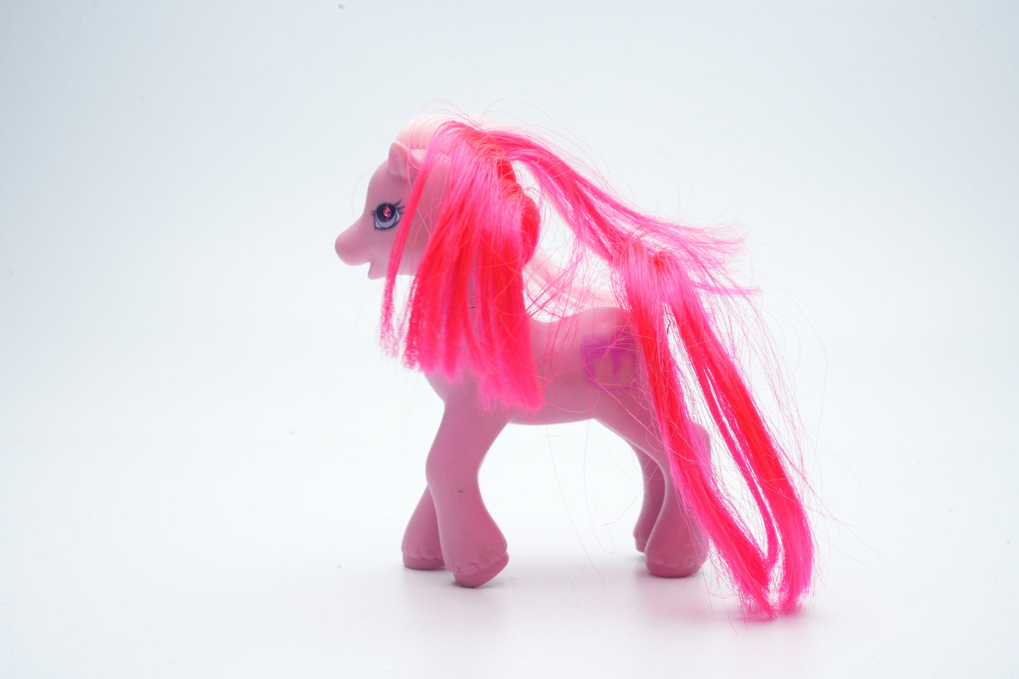 Schattige roze pony met roze haar | My Little Pony paard vintage