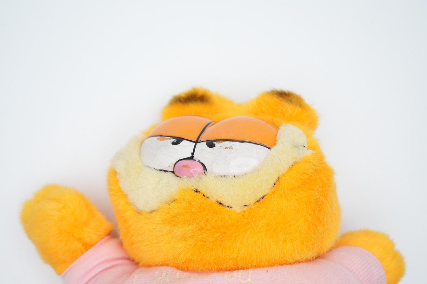 Vintage Garfield Knuffel met Roze Sjaal - United Feature Syndicate Inc. & Paws (1981)