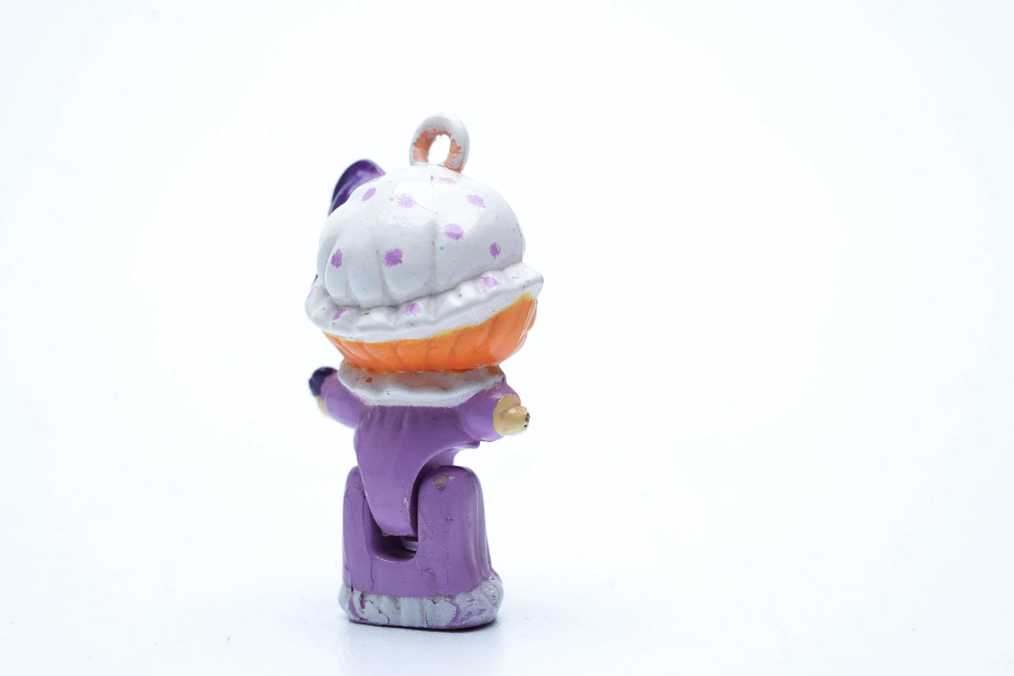 Vintage Charmkins Blossom in Pajamas – Hasbro 1983 – Zeldzame Pyjama-editie | Paarse bedelfiguur