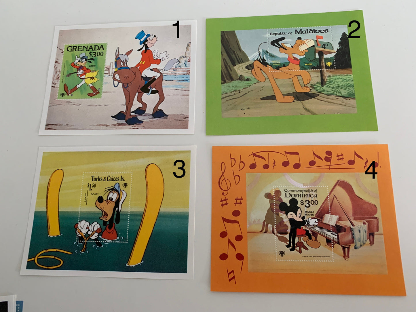 Vintage Disney postzegels speciale uitgaven Goofy, Mickey en Pluto (perfecte conditie)