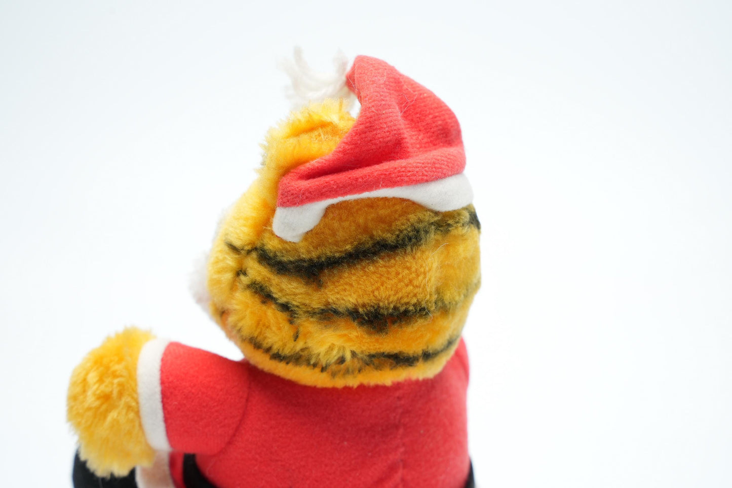 Vintage Garfield Kerstman Knuffel – 18 cm (7 inch) – Nostalgische Kerstcharme