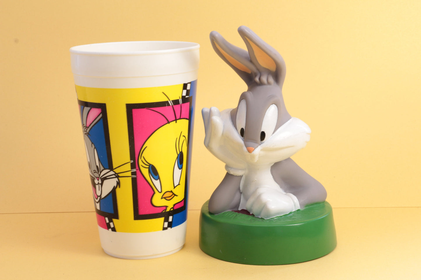 Vintage Bugs Bunny beker met gat voor een rietje | Vintage beker | Cartoon beker | Warner Bros 1995