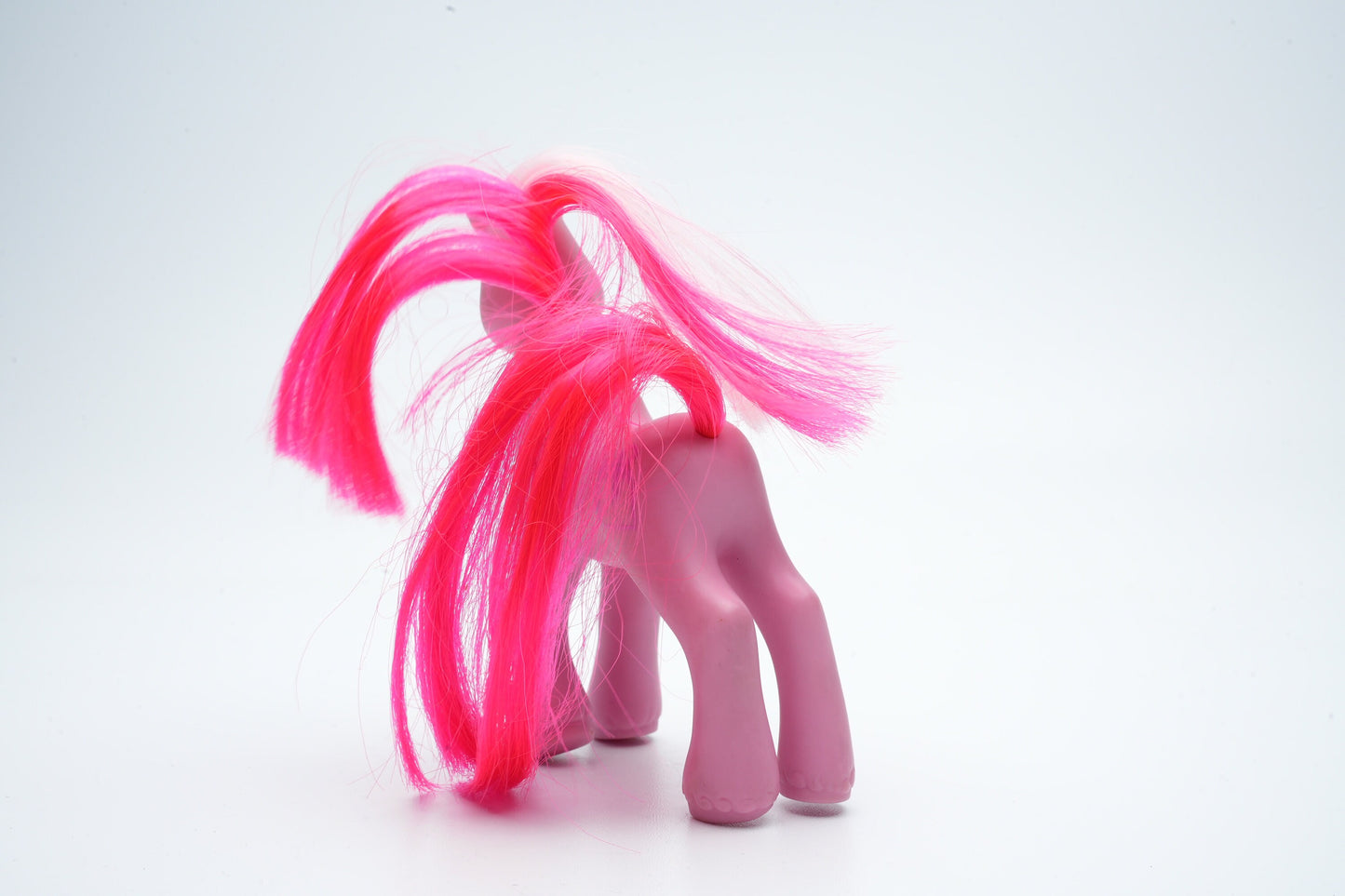 Schattige roze pony met roze haar | My Little Pony paard vintage