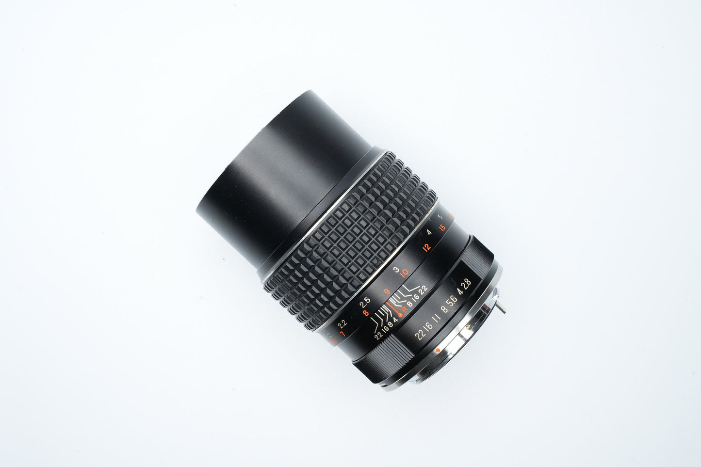 Carenar EEK 135mm f2.8 | vintage prime lens
