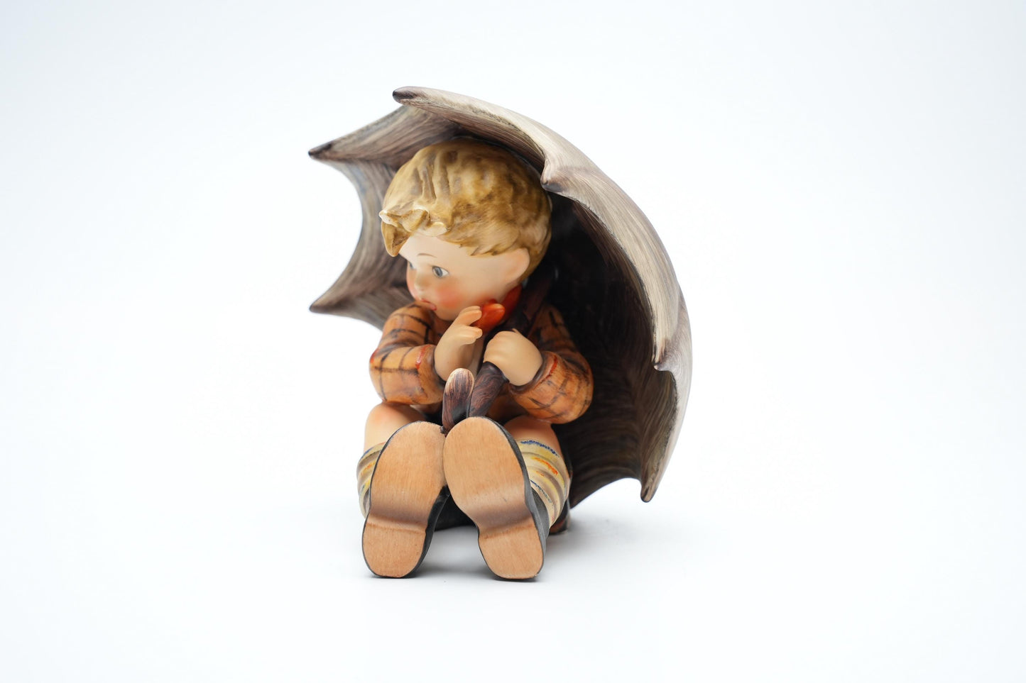 Vintage Hummel Beeldje 'Jongen onder Paraplu' - 152A - TMK 4 (13 cm / 5 inch