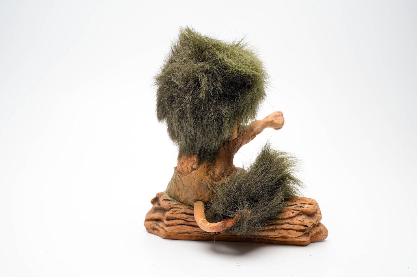 Nyform Trol Beeldje met Kind – Handgemaakt in Noorwegen – 17 cm/6.7 inch