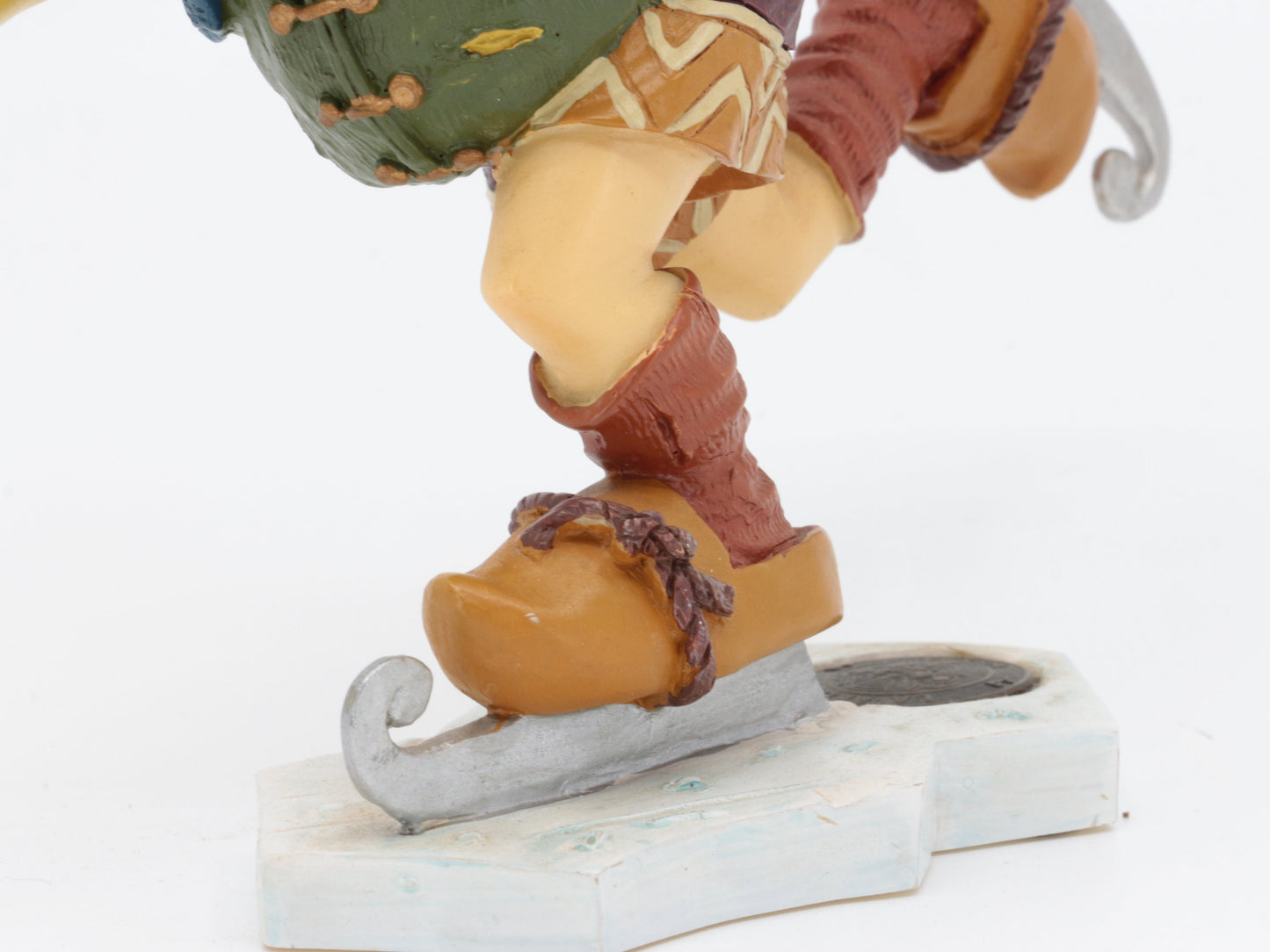 Vintage verzamelobject Laaf | Efteling | Magische wezens zoals elfen en kabouters | Schaatsende Laaf | Winter thema laven