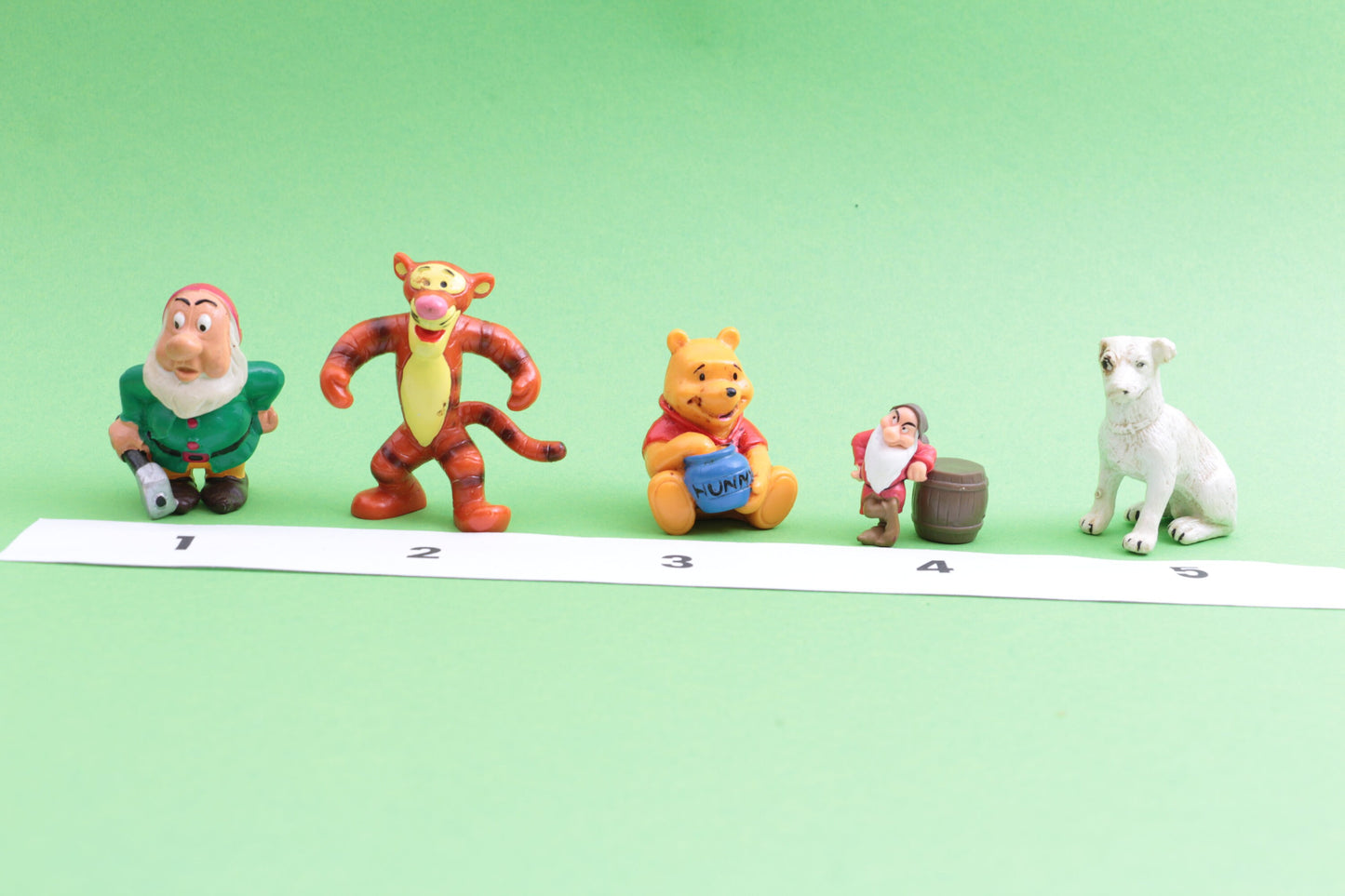 Figuren van Disney - Winnie The Pooh - Teigetje - vintage uit verschillende jaartallen